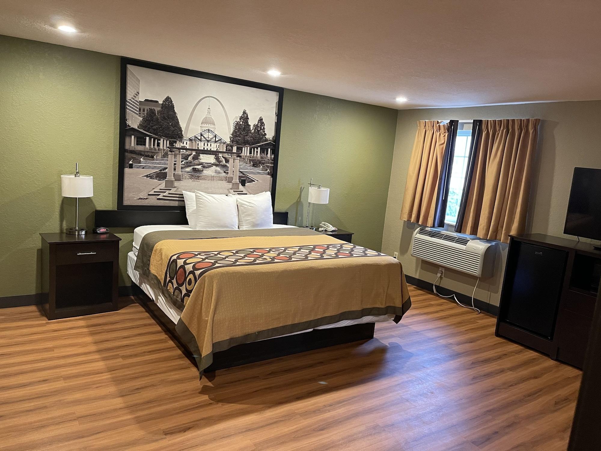 Super 8 By Wyndham Hotel 2*